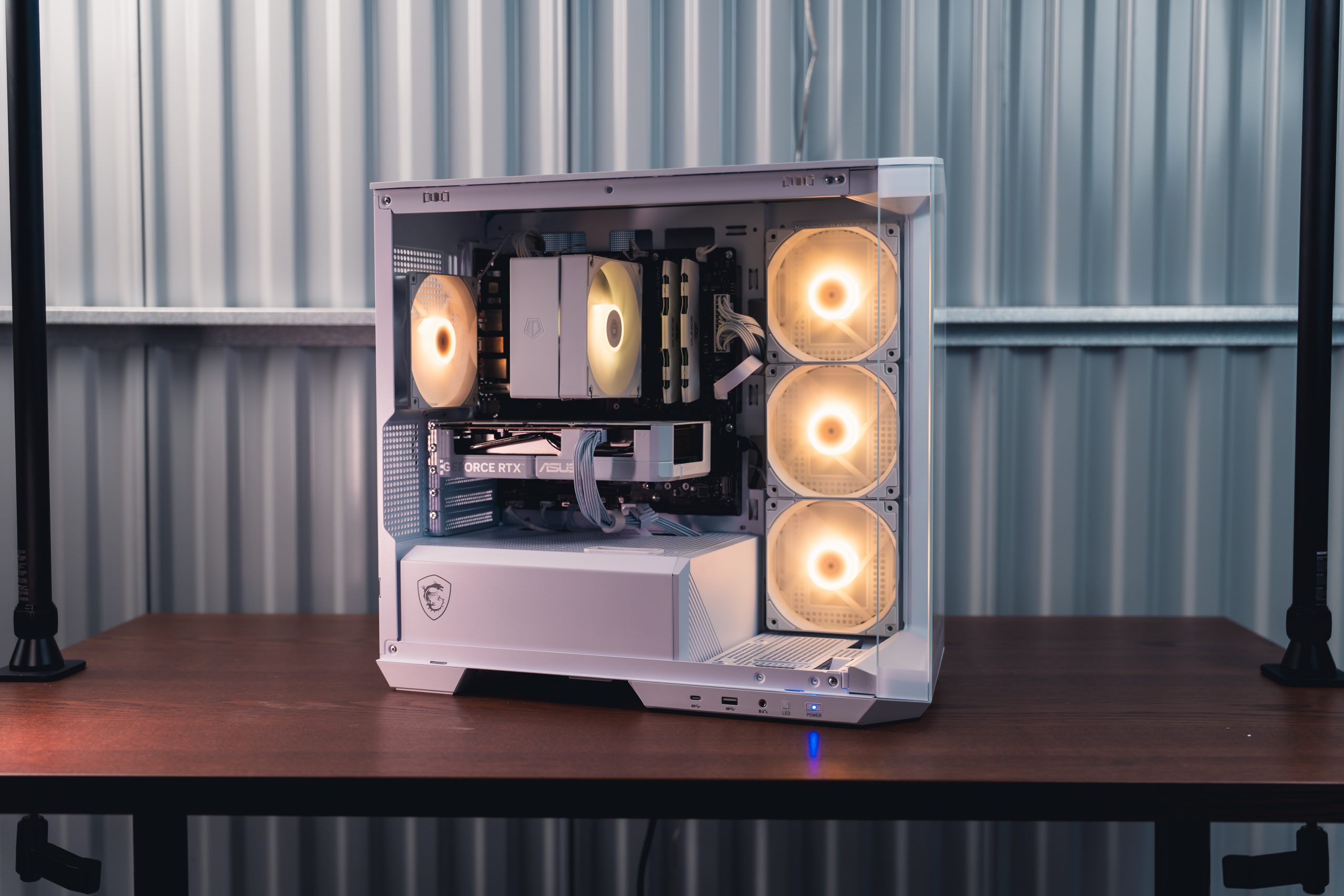 Monolith Quartz interior