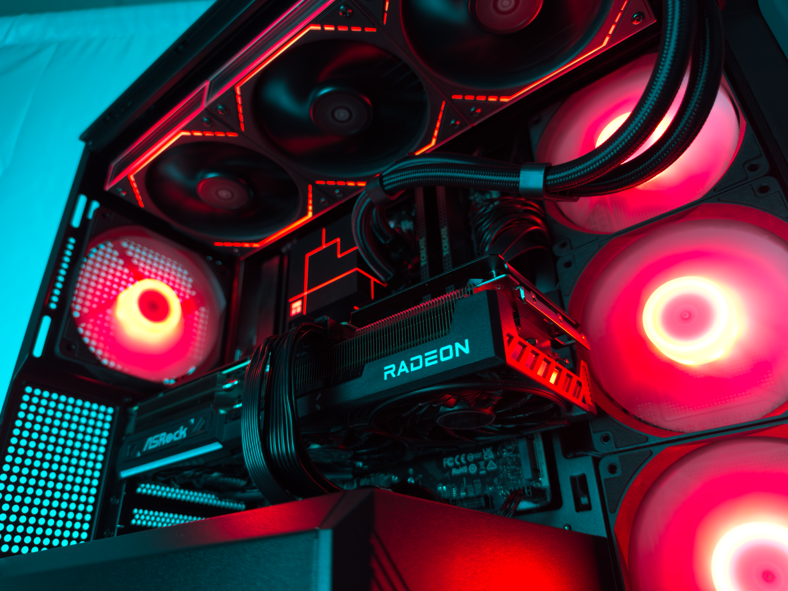 Monolith Basalt 9070XT interior